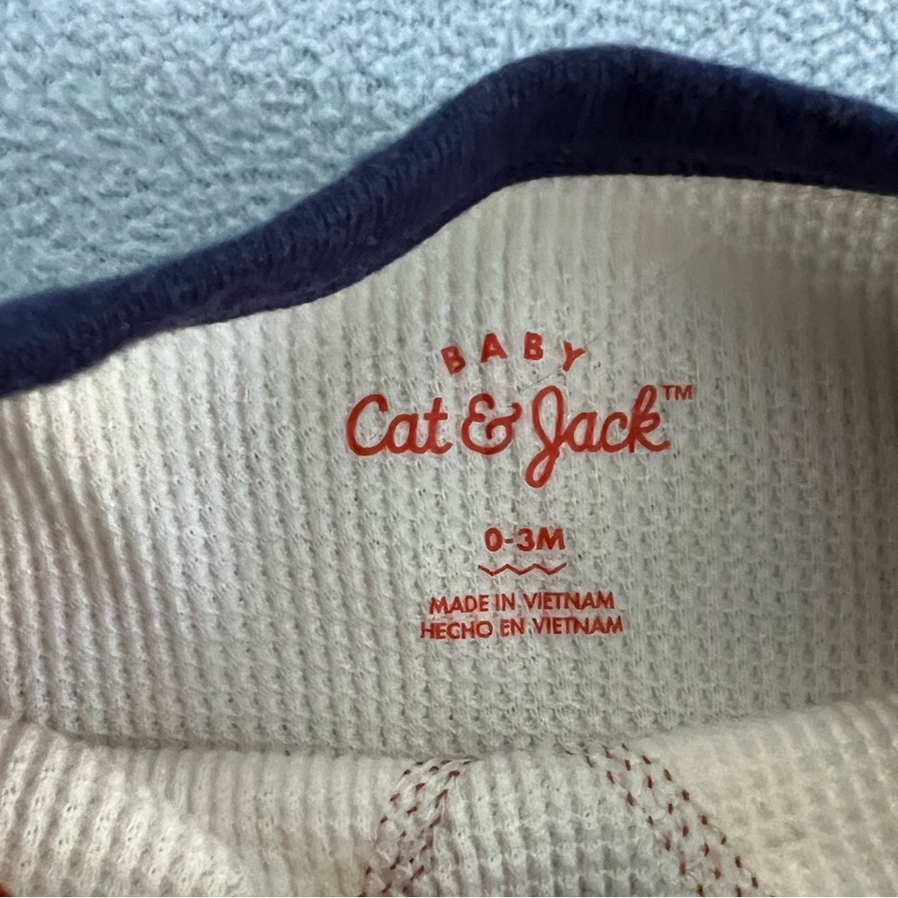 Baby Cat & Jack waffle onesie in Cream and Rust - Picture 2 of 3